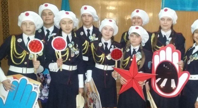 Жол қозғалысының жас инспекторлары жолдағы қауіпсіздікті қолдайды!