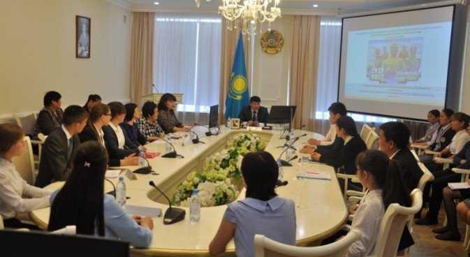 Саяси қуғын-сүргін құрбандарын еске алу күніне арналған дөңгелек үстел 